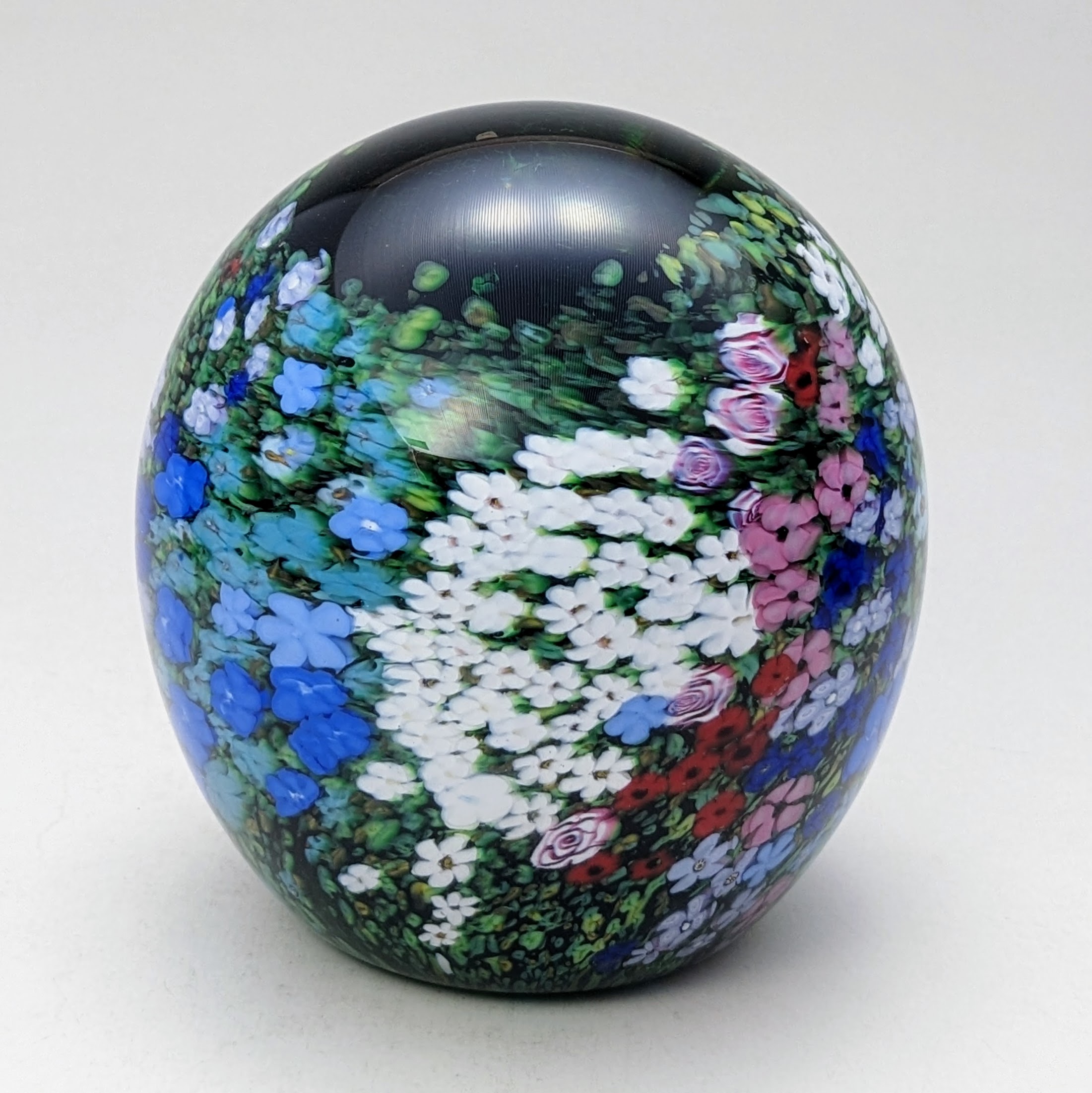 Peter Raos – Peter Raos is a New Zealand glass artist.